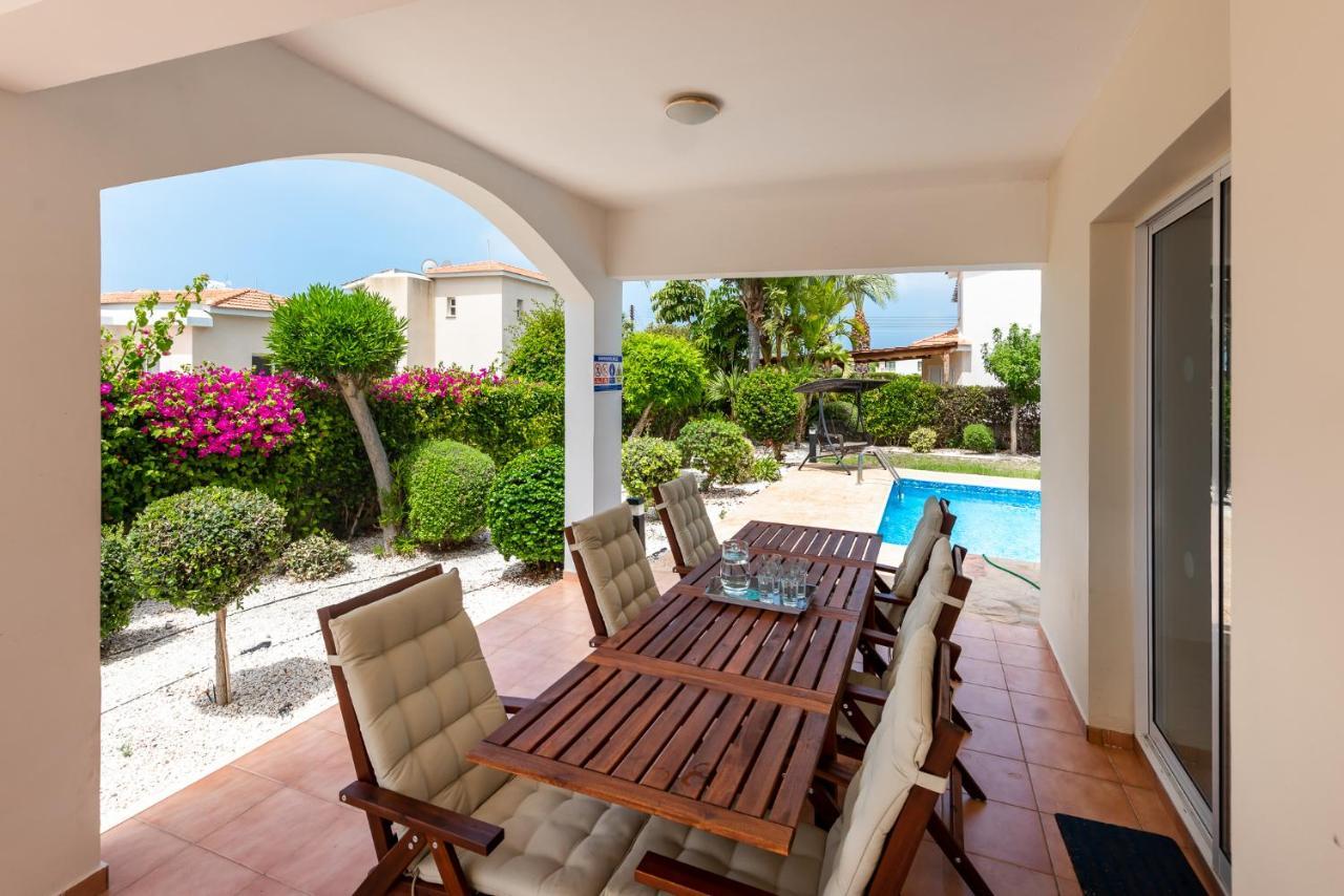 Villa Alysia By Ezoria Villas Coral Bay Exterior photo