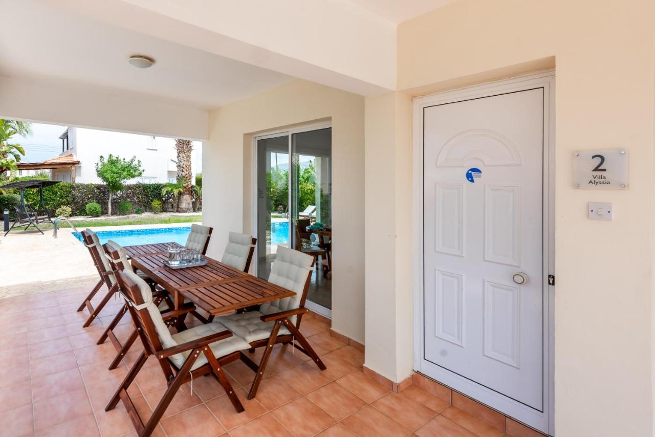 Villa Alysia By Ezoria Villas Coral Bay Exterior photo