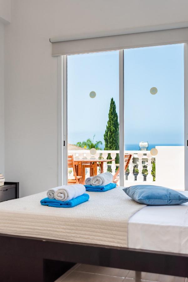 Villa Alysia By Ezoria Villas Coral Bay Exterior photo