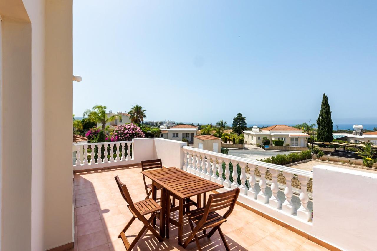 Villa Alysia By Ezoria Villas Coral Bay Exterior photo